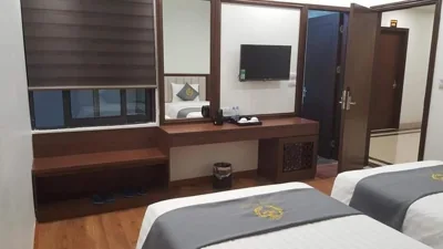 Zweibettzimmer mit eigenem Bad — Luxury Palace Hotel